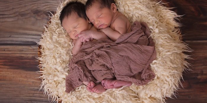 Arti Mimpi Melahirkan Bayi Kembar, Semuanya Tentang Keberuntungan!